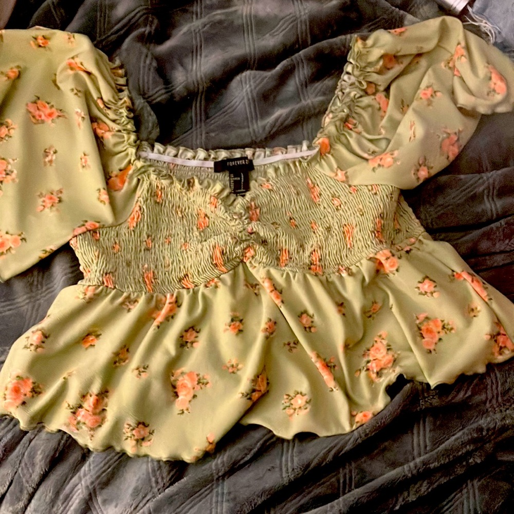 Forever 21 top | floral top with pink roses | ruffled